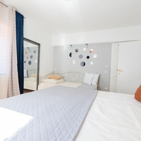 Guesthouse Rebecca Макарська Екстер'єр фото