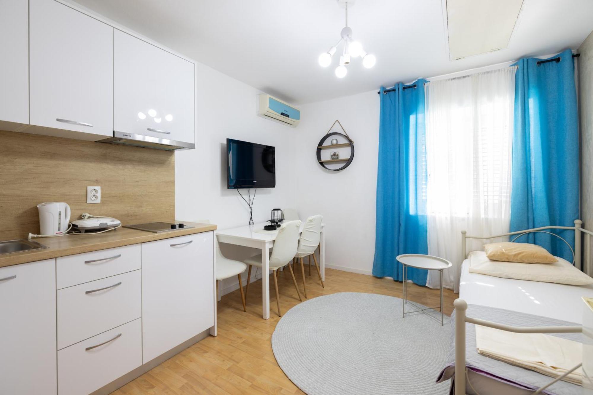 Guesthouse Rebecca Макарська Екстер'єр фото