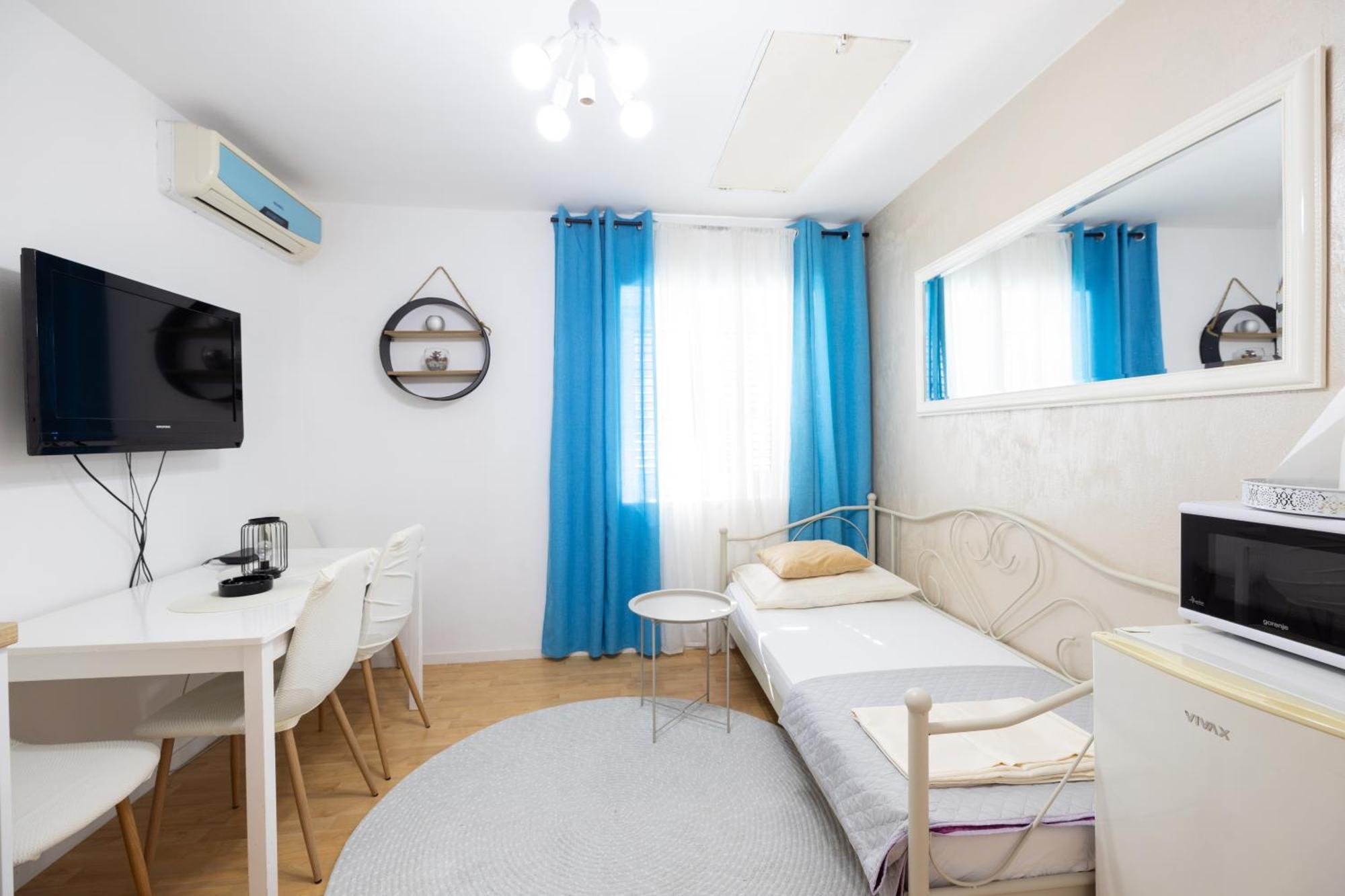 Guesthouse Rebecca Макарська Екстер'єр фото