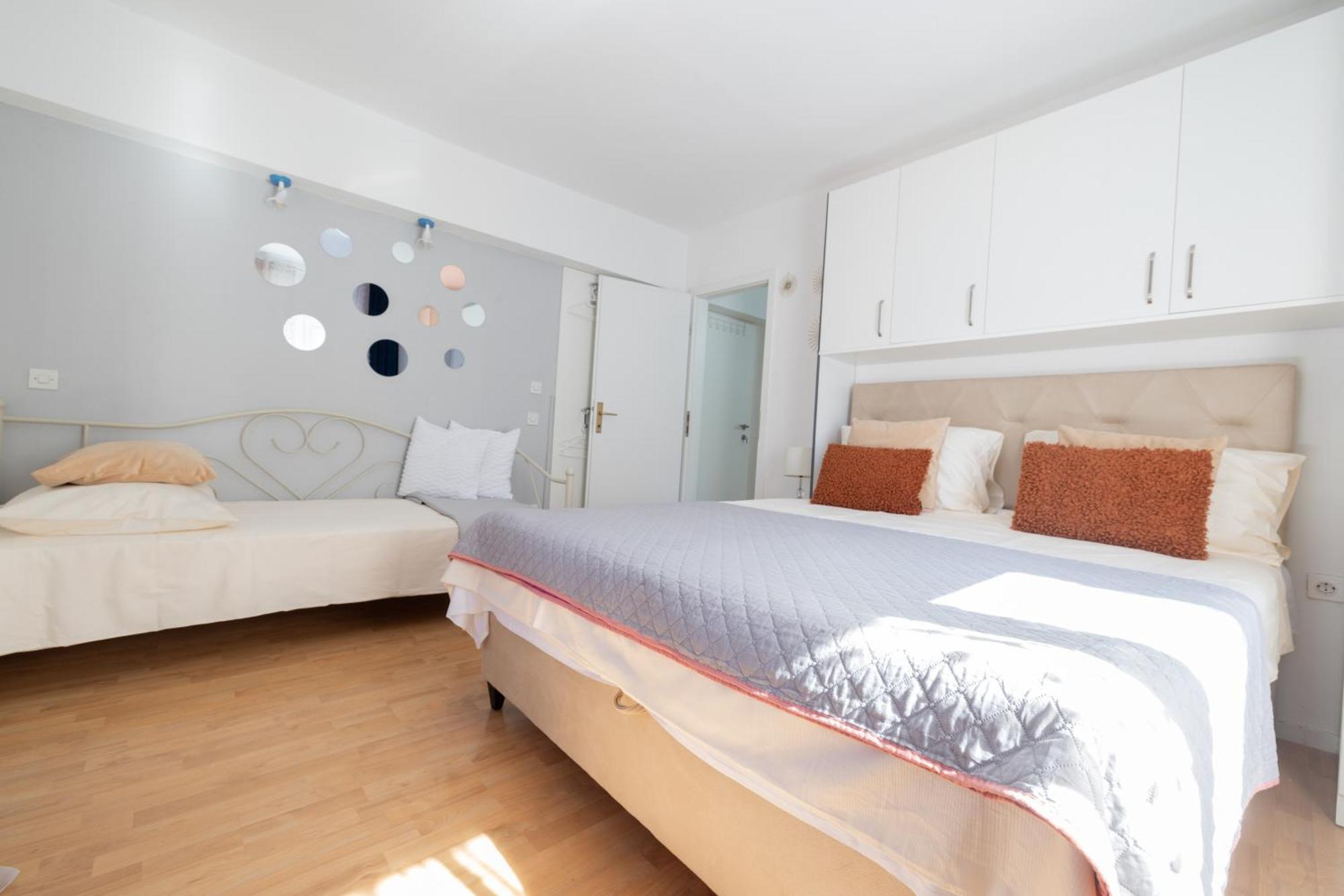 Guesthouse Rebecca Макарська Екстер'єр фото