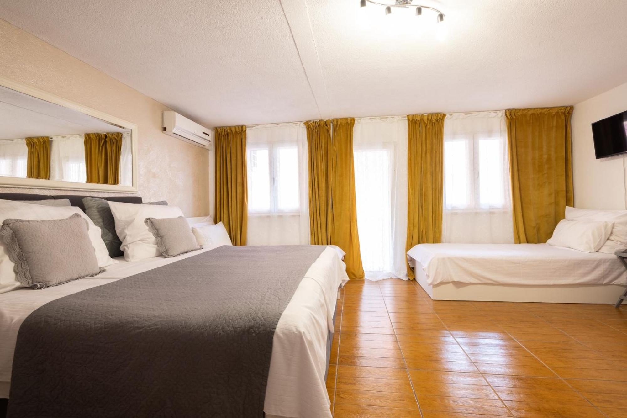 Guesthouse Rebecca Макарська Екстер'єр фото